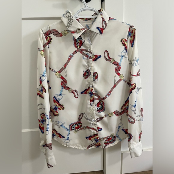 BRAND NEW CHAIN/BUTTERFLY BLOUSE - Picture 1 of 1